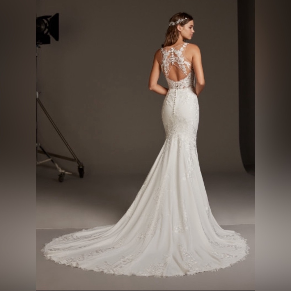 Wedding Dress (New) Size: M (6/8)